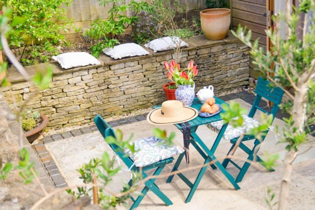 Villa Bright & Beautiful Open Plan Coach House Painswick Esterno foto